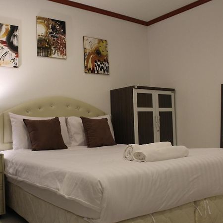 Omaya Guesthouse Patong ภายนอก รูปภาพ